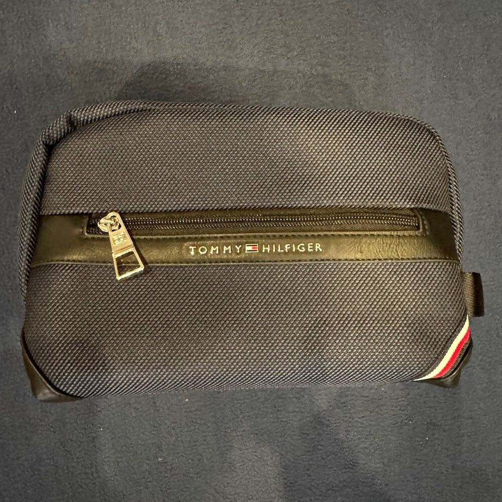 Tommy Hilfiger Navy Blue Travel Toiletry Bag Zip Pouch w/ Logo Zipper Pull